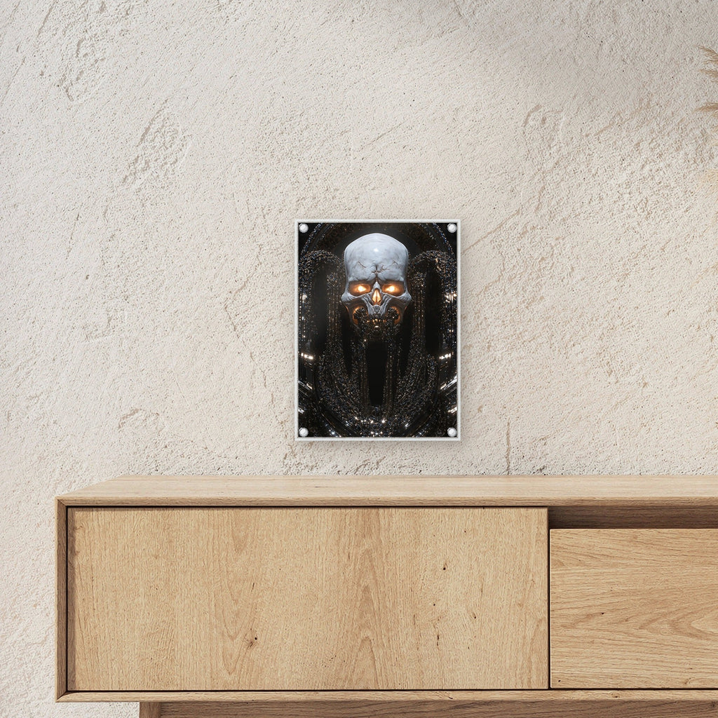 Dark Fantasy Acrylglas | Totenkopf Gothic Wandbild auf Acrylglas mit Edelstahl-Abstandshaltern ueber einem Sideboard, zeigt die Groesse im Raum