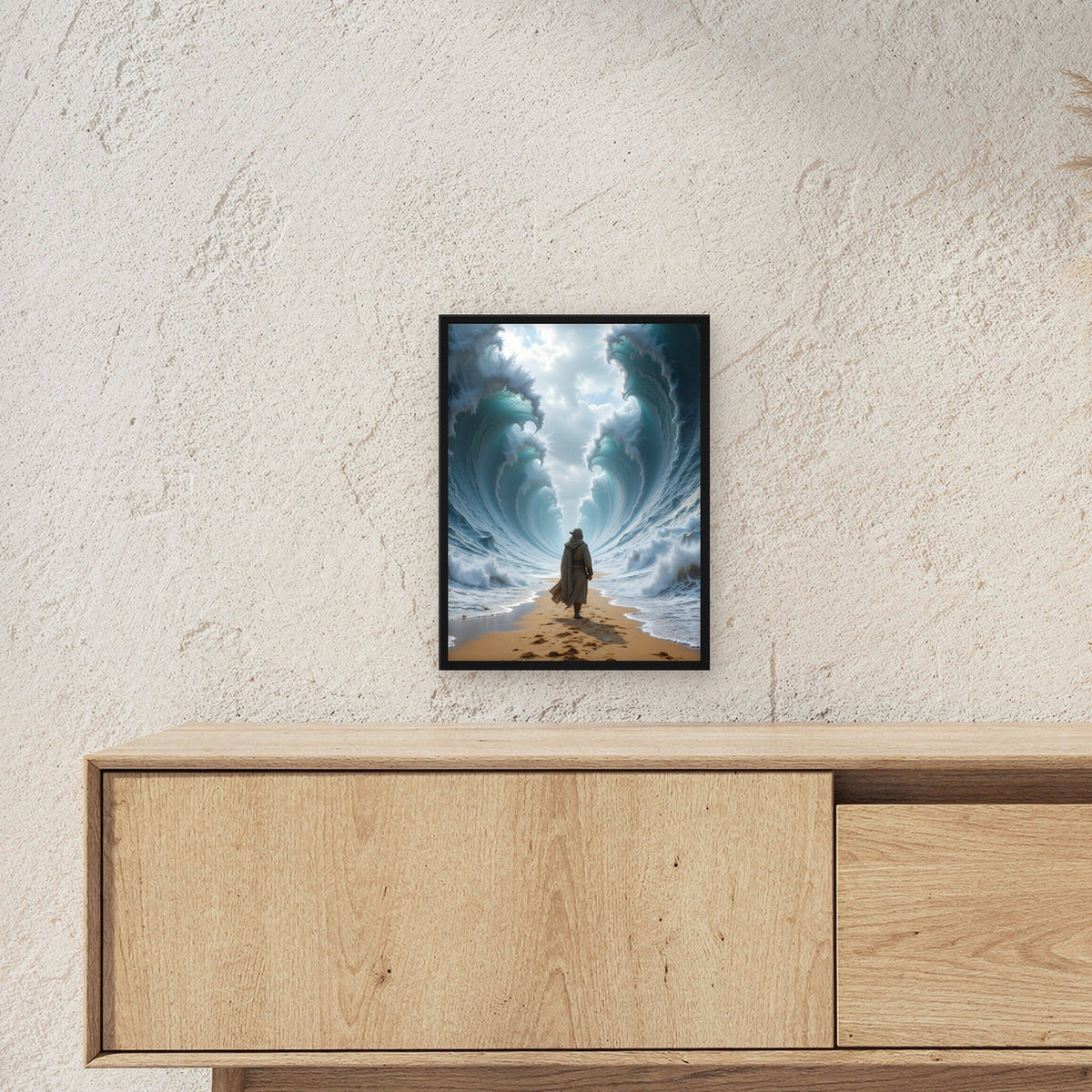 Wanderer zwischen zwei Wasserwänden, Surreales Wandbild gerahmt im schwarzen Holzrahmen ueber einem Sideboard, zeigt die Groesse im Raum