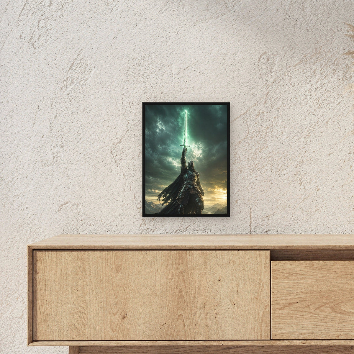 Dark-Fantasy Poster gerahmt im schwarzen Holzrahmen ueber einem Sideboard, zeigt die Groesse im Raum