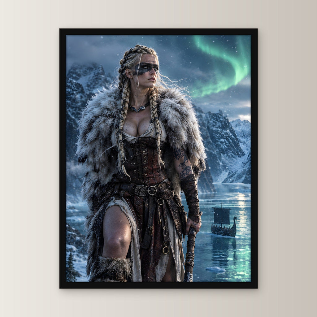 Schildmaid mit Axt unter Polarlicht am Fjord, Fantasy Wandbild gerahmt im schwarzen Holzrahmen, gerade von vorn an heller Wand