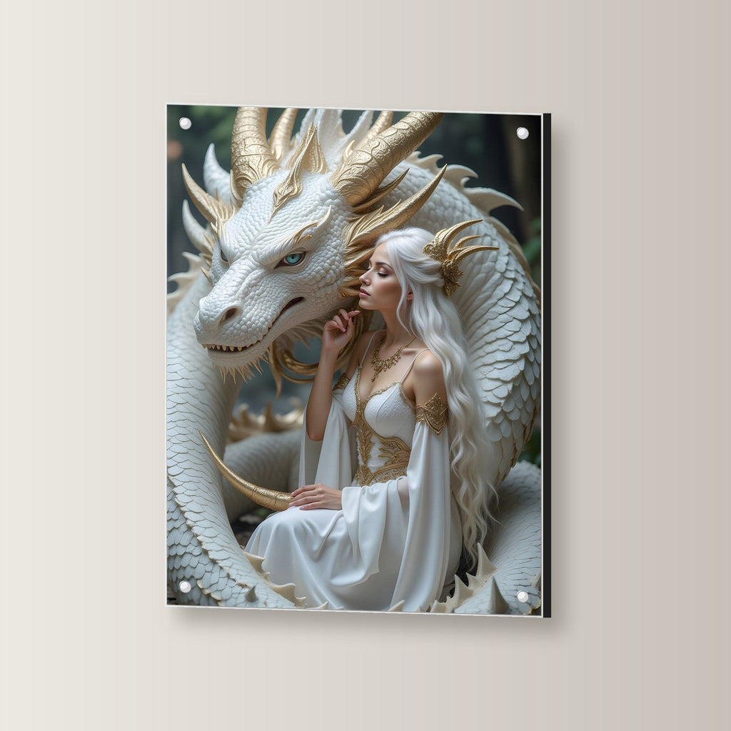Weiße Königin mit weißem Drachen im Wald, Dark Fantasy Acrylglasbild auf Acrylglas mit Edelstahl-Abstandshaltern, leicht gedreht an der Wand fotografiert