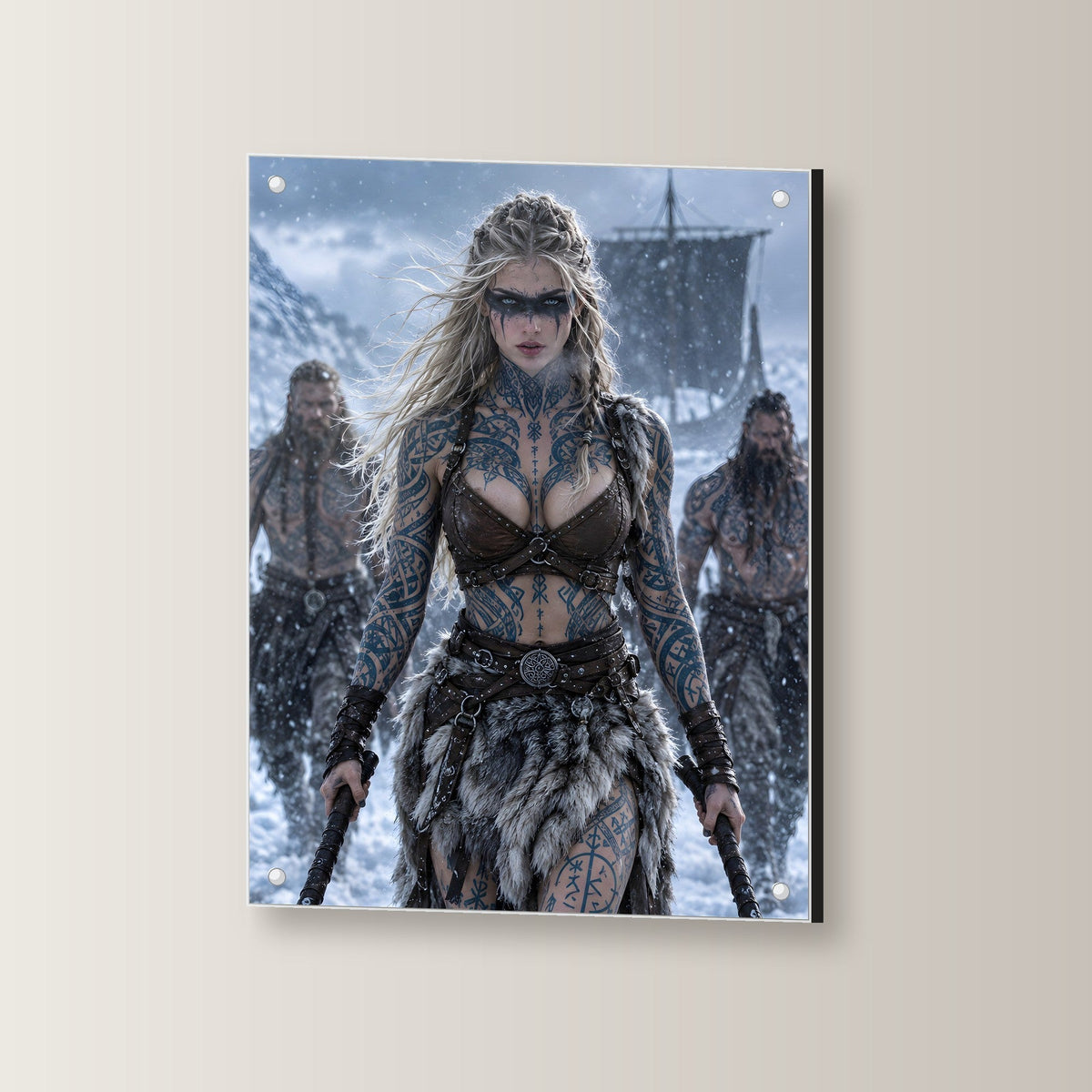 Wikinger-Kriegerin mit Axt vor Langschiff und Kriegern, Dark Fantasy Acrylglasbild auf Acrylglas mit Edelstahl-Abstandshaltern, leicht gedreht an der Wand fotografiert