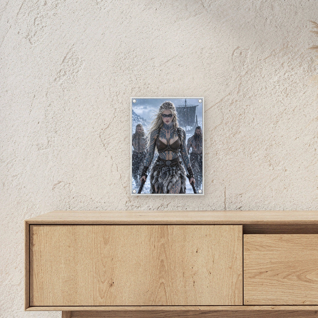 Wikinger-Kriegerin mit Axt vor Langschiff und Kriegern, Dark Fantasy Acrylglasbild auf Acrylglas mit Edelstahl-Abstandshaltern ueber einem Sideboard, zeigt die Groesse im Raum