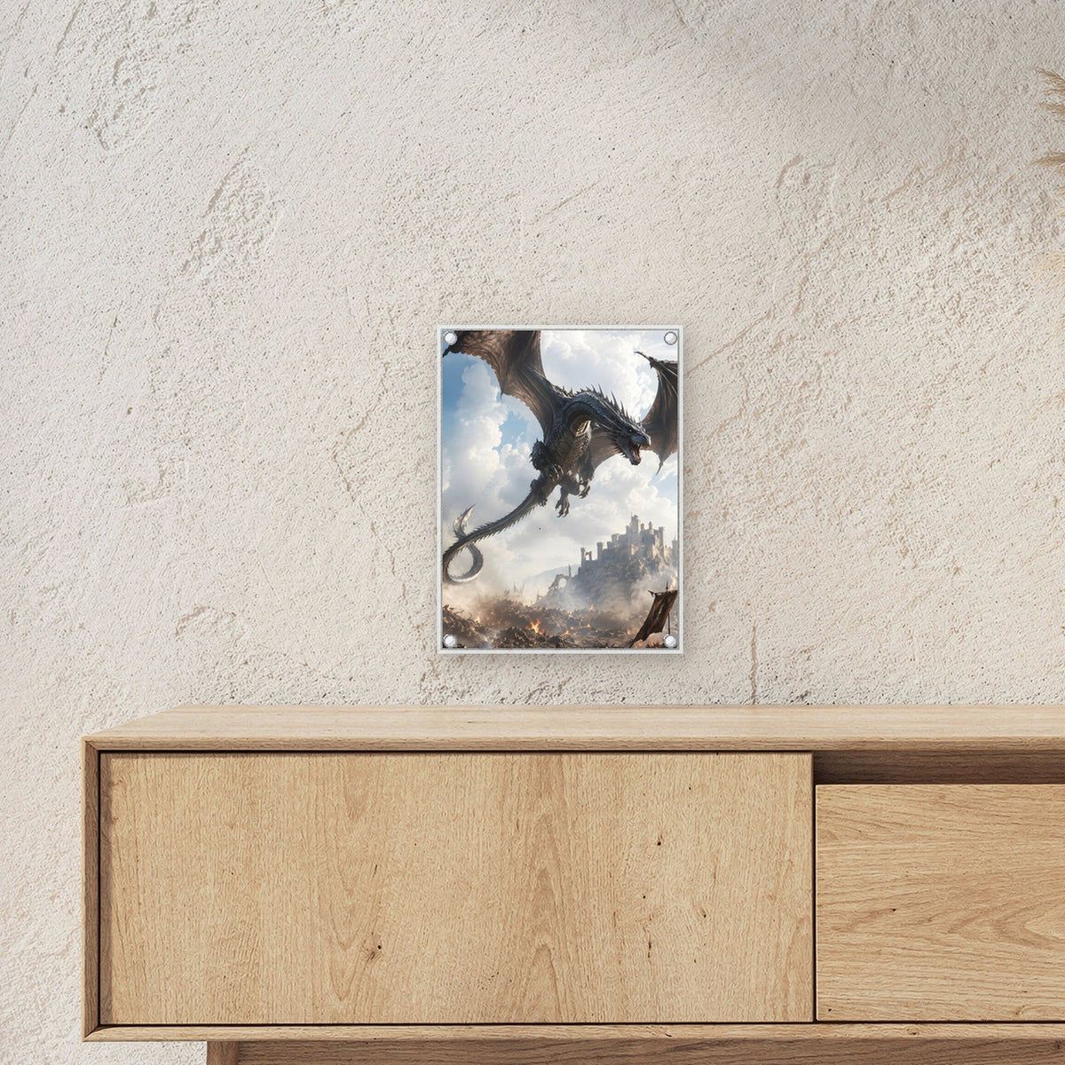 Silberner Drache über der Burgstadt, Dark Fantasy Acrylglasbild auf Acrylglas mit Edelstahl-Abstandshaltern ueber einem Sideboard, zeigt die Groesse im Raum