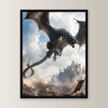 Silberner Drache über der Burgstadt, Fantasy Wandbild gerahmt im schwarzen Holzrahmen, gerade von vorn an heller Wand