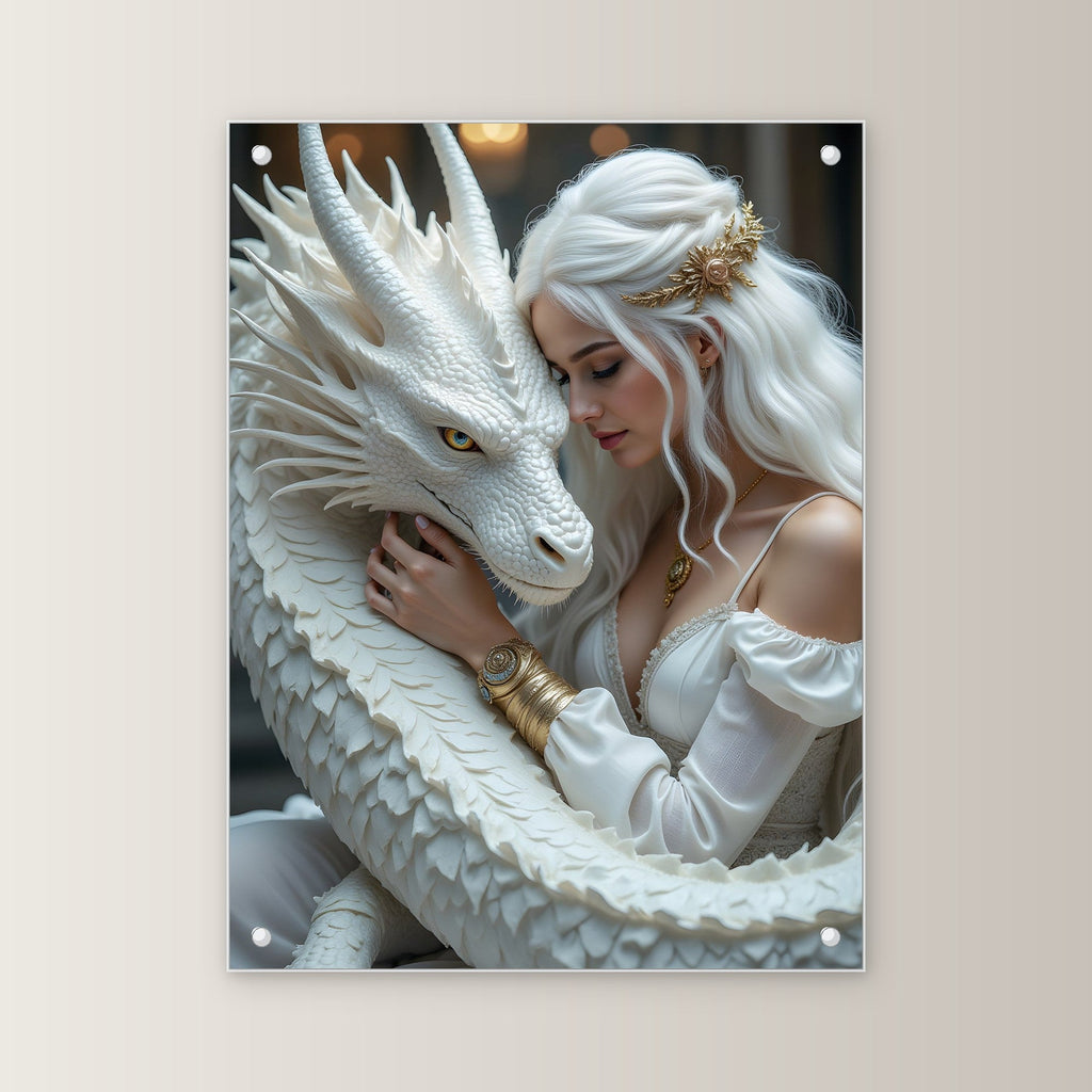 Königin schmiegt sich an den weißen Drachen, Dark Fantasy Acrylglasbild auf Acrylglas mit Edelstahl-Abstandshaltern, gerade von vorn an heller Wand