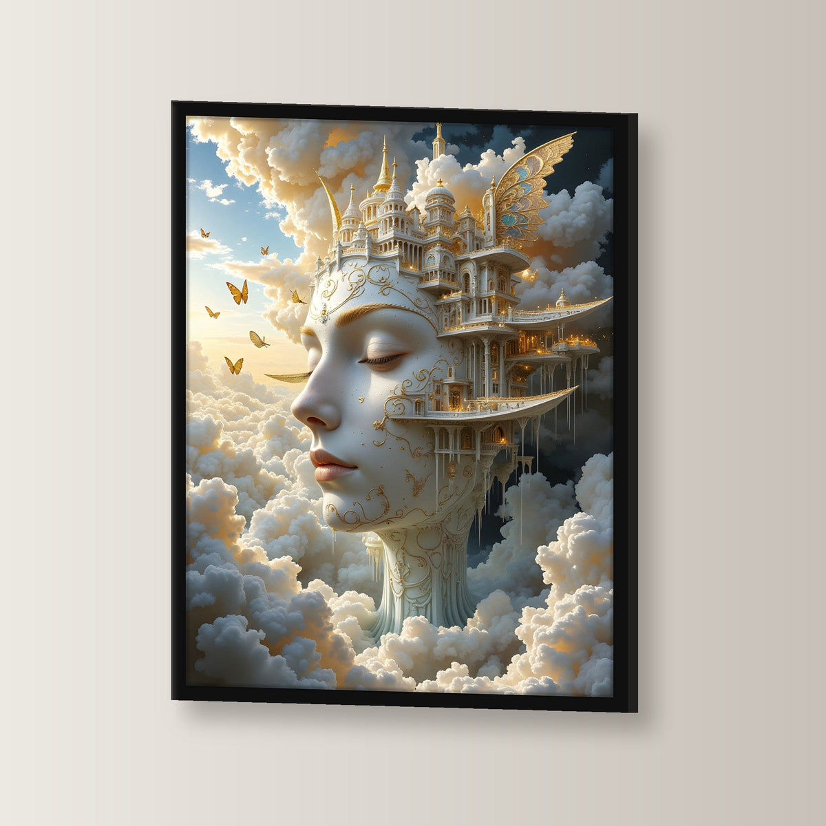 Weiß-goldene Stadt als Gesicht in den Wolken, Surreales Wandbild gerahmt im schwarzen Holzrahmen, leicht gedreht an der Wand fotografiert