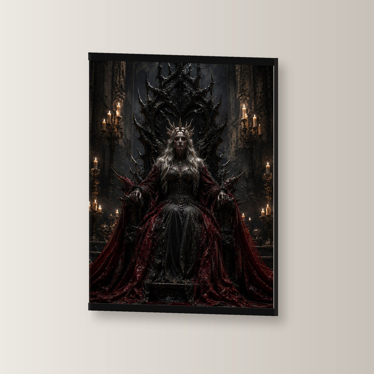 Die Dunkelkönigin als Poster mit schwarzer Holzleiste, leicht gedreht an der Wand fotografiert