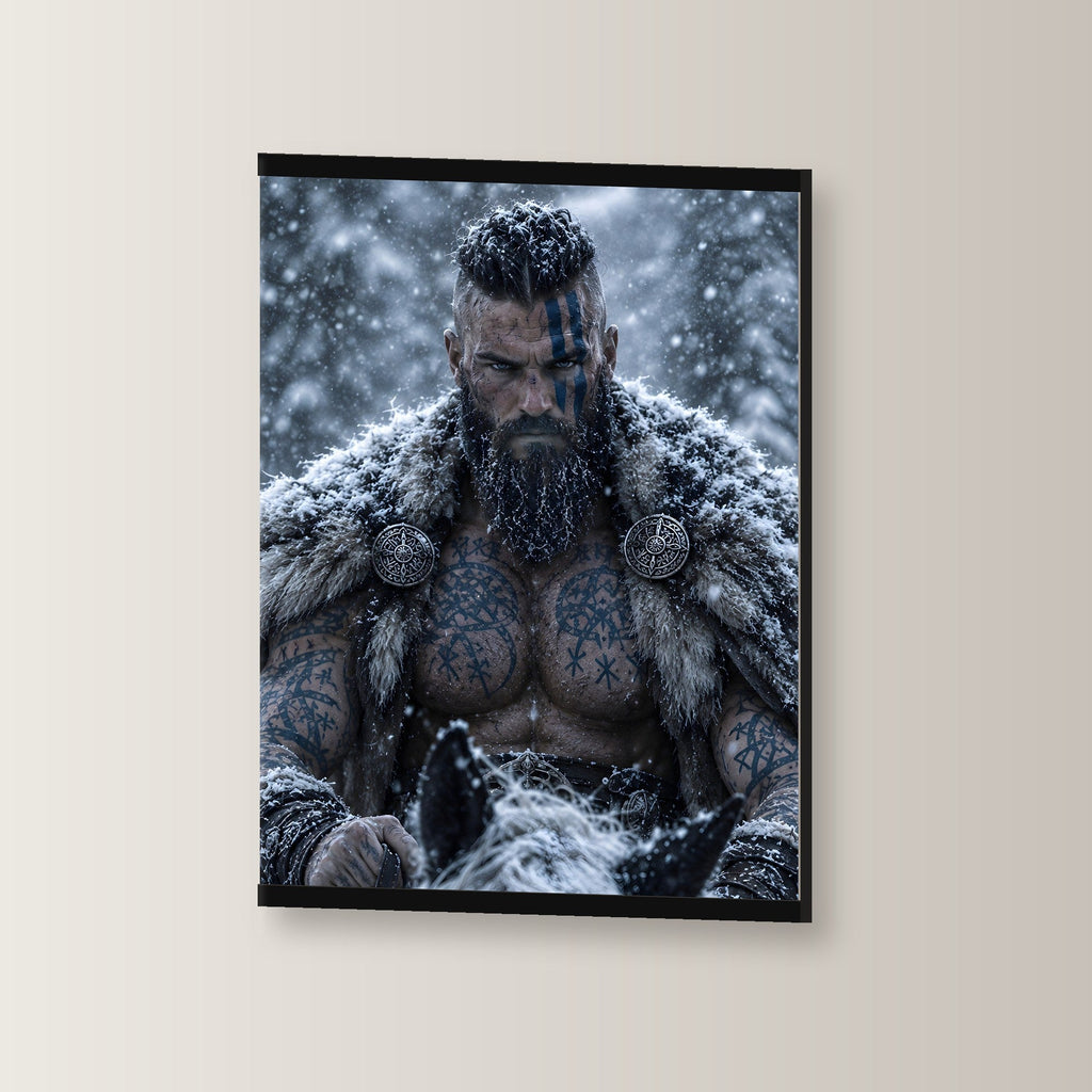 Der Eiskrieger als Poster mit schwarzer Holzleiste, leicht gedreht an der Wand fotografiert