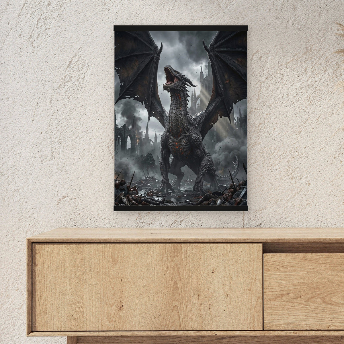 Das Erwachen des Schwarzen Drachen als Poster mit schwarzer Holzleiste ueber einem Sideboard, zeigt die Groesse im Raum