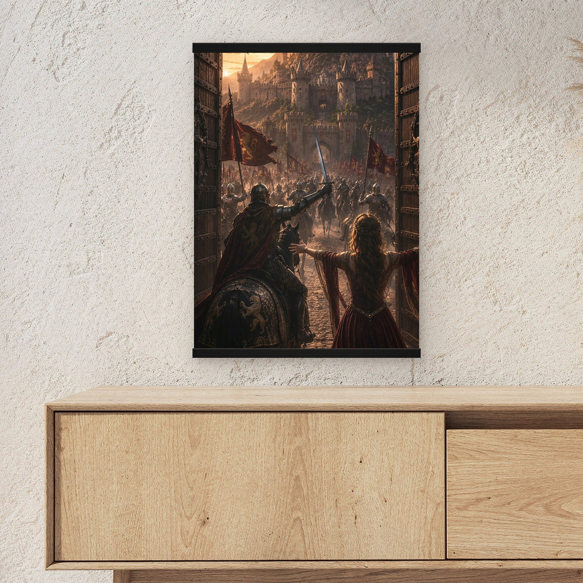 Endlich zu Hause als Poster mit schwarzer Holzleiste ueber einem Sideboard, zeigt die Groesse im Raum
