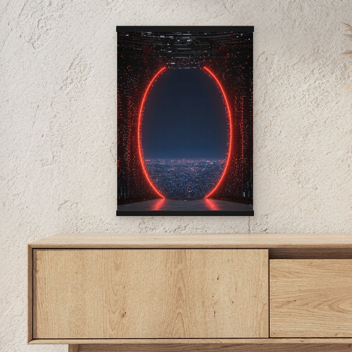 Das rote Tor als Poster mit schwarzer Holzleiste ueber einem Sideboard, zeigt die Groesse im Raum
