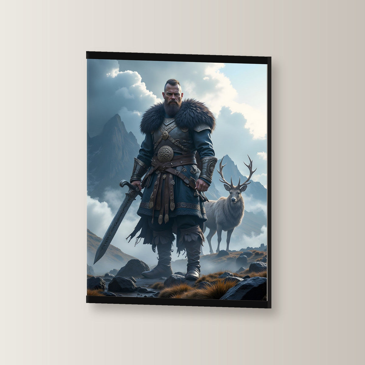 Der Hochlandwächter als Poster mit schwarzer Holzleiste, leicht gedreht an der Wand fotografiert