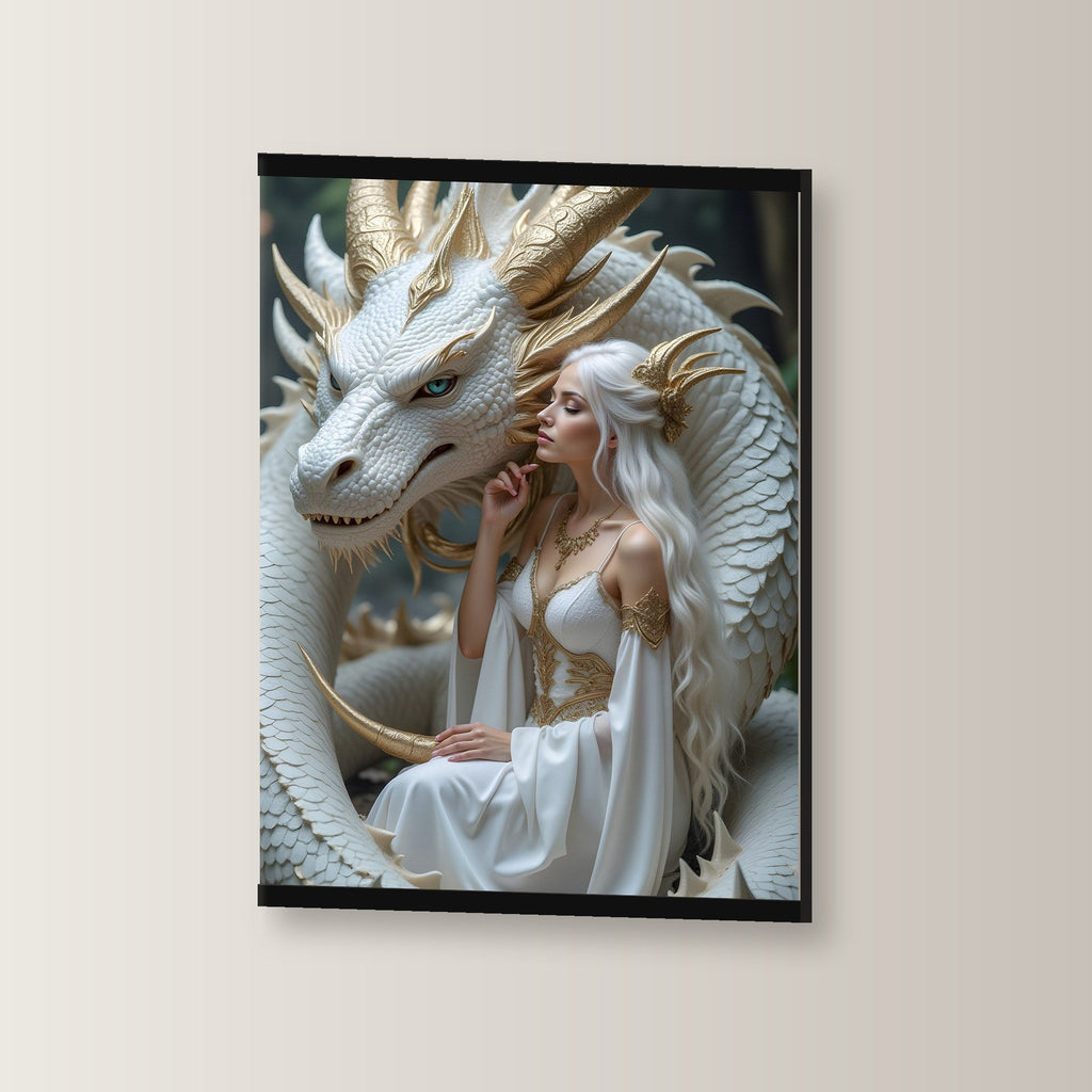 Die Perlenkönigin als Poster mit schwarzer Holzleiste, leicht gedreht an der Wand fotografiert