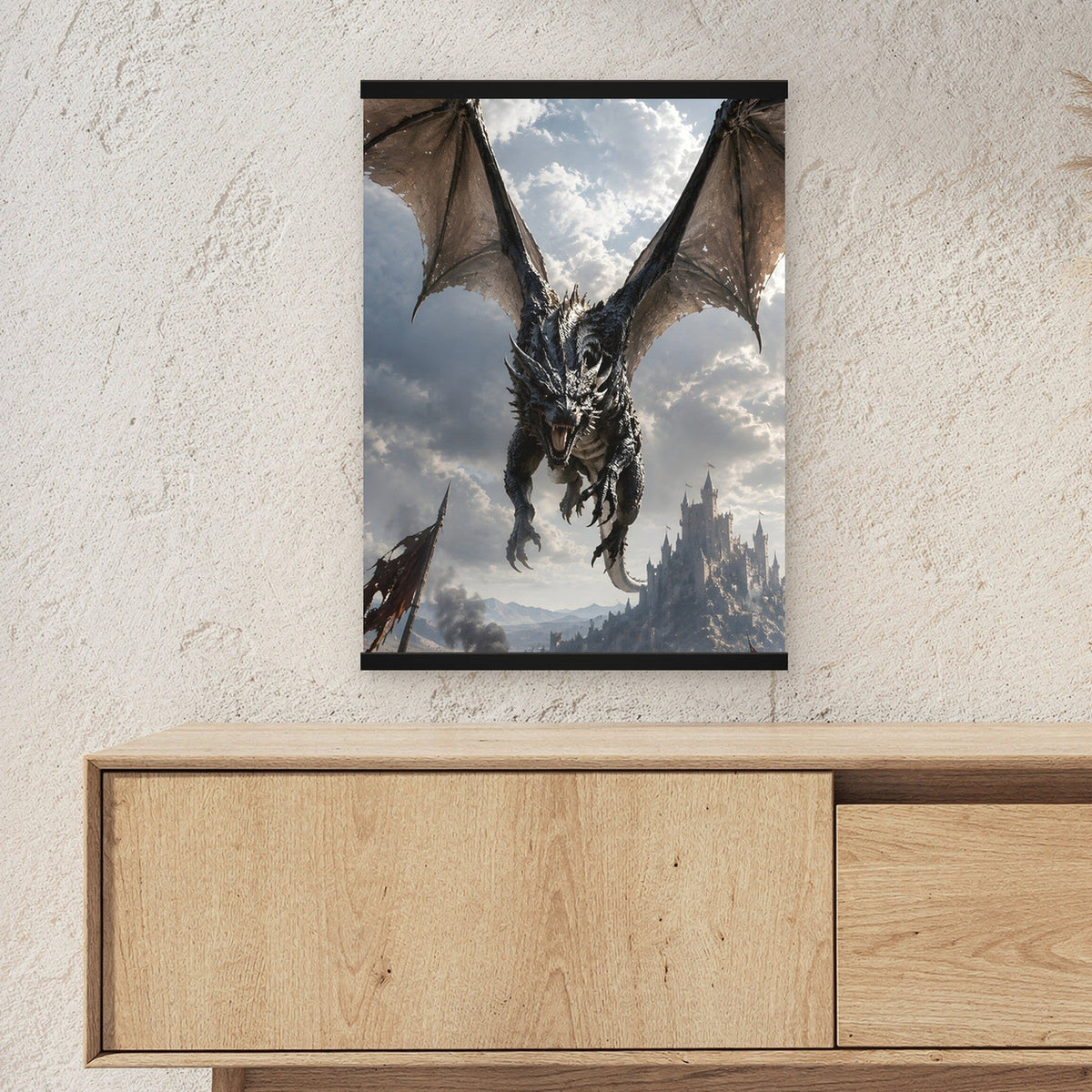 Der Schattenflug als Poster mit schwarzer Holzleiste ueber einem Sideboard, zeigt die Groesse im Raum